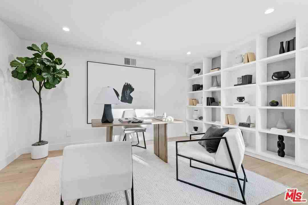 18101 Green Meadow Dr - Photo 4 of 50