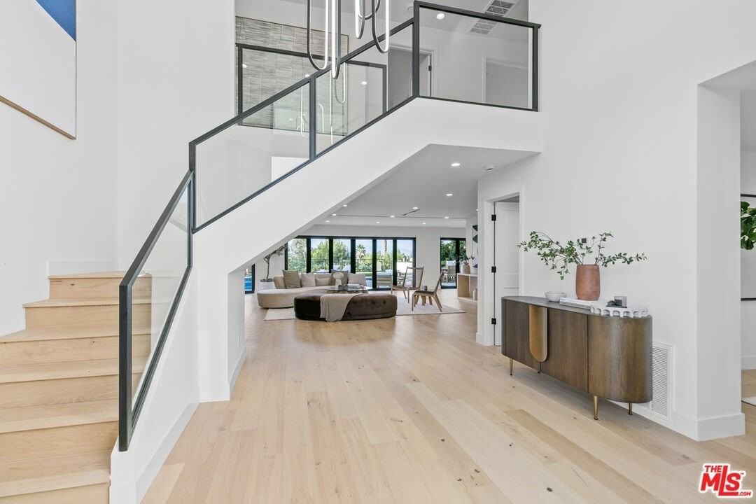 18101 Green Meadow Dr - Photo 5 of 50