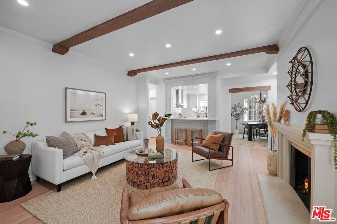 9677 Charleville Blvd - Photo 6 of 33