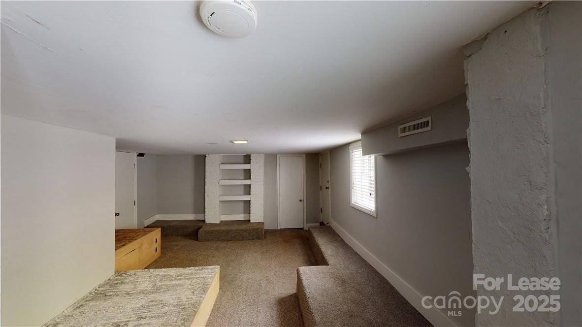 428 Hawthorne Ln Apt 9 #9 - Photo 5 of 12