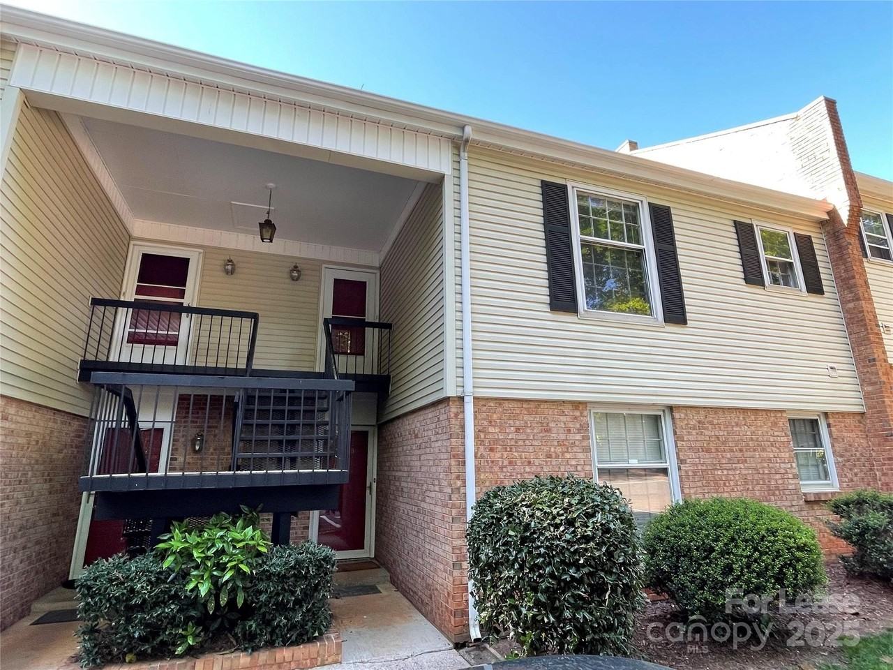 4605 Coronado Dr Apt D #D - Photo 3 of 27