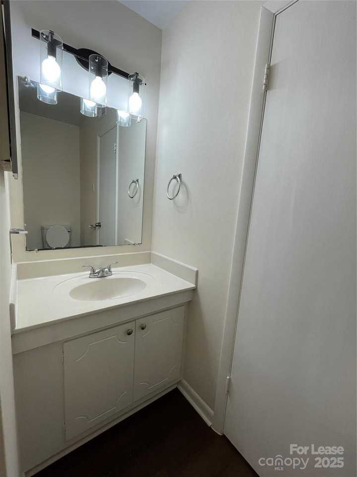 4605 Coronado Dr Apt D #D - Photo 7 of 27