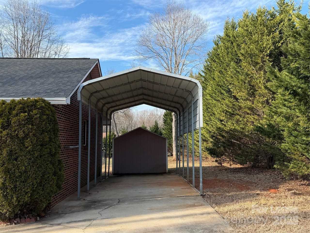 401 Miller Farm Rd - Photo 2 of 18