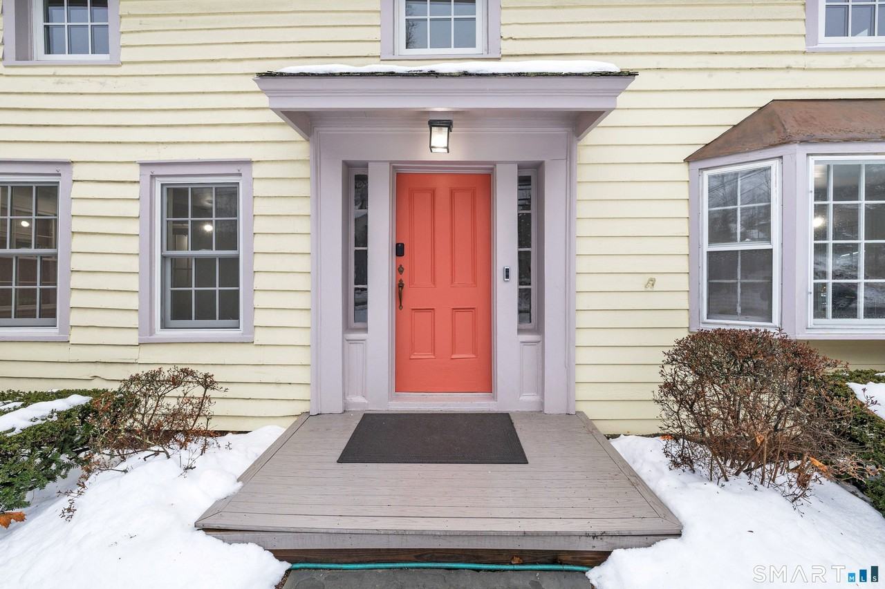 315 Main St - Photo 2 of 22