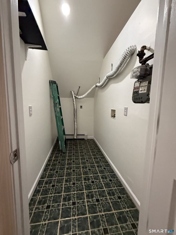 1840 Barnum Ave #3 - Photo 5 of 5