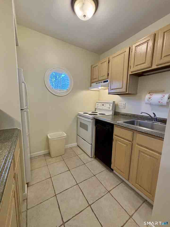 221 Old Pond Ln #221 - Photo 2 of 11