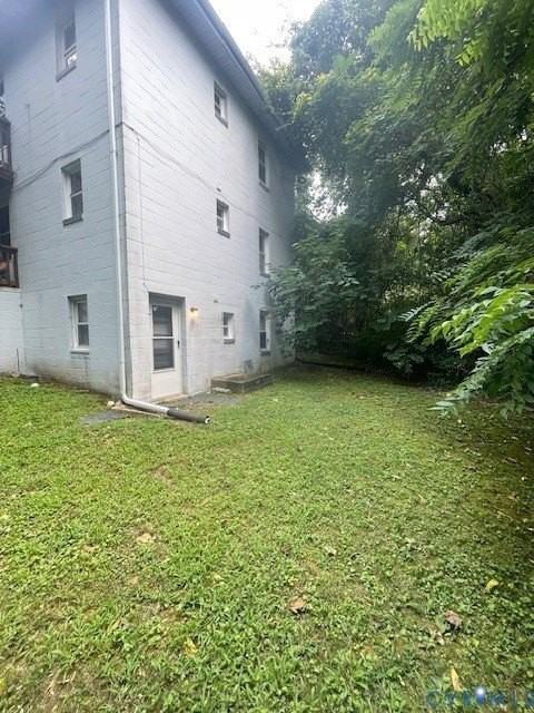 7279 Edgeworth Rd Apt 5 #5 - Photo 3 of 14