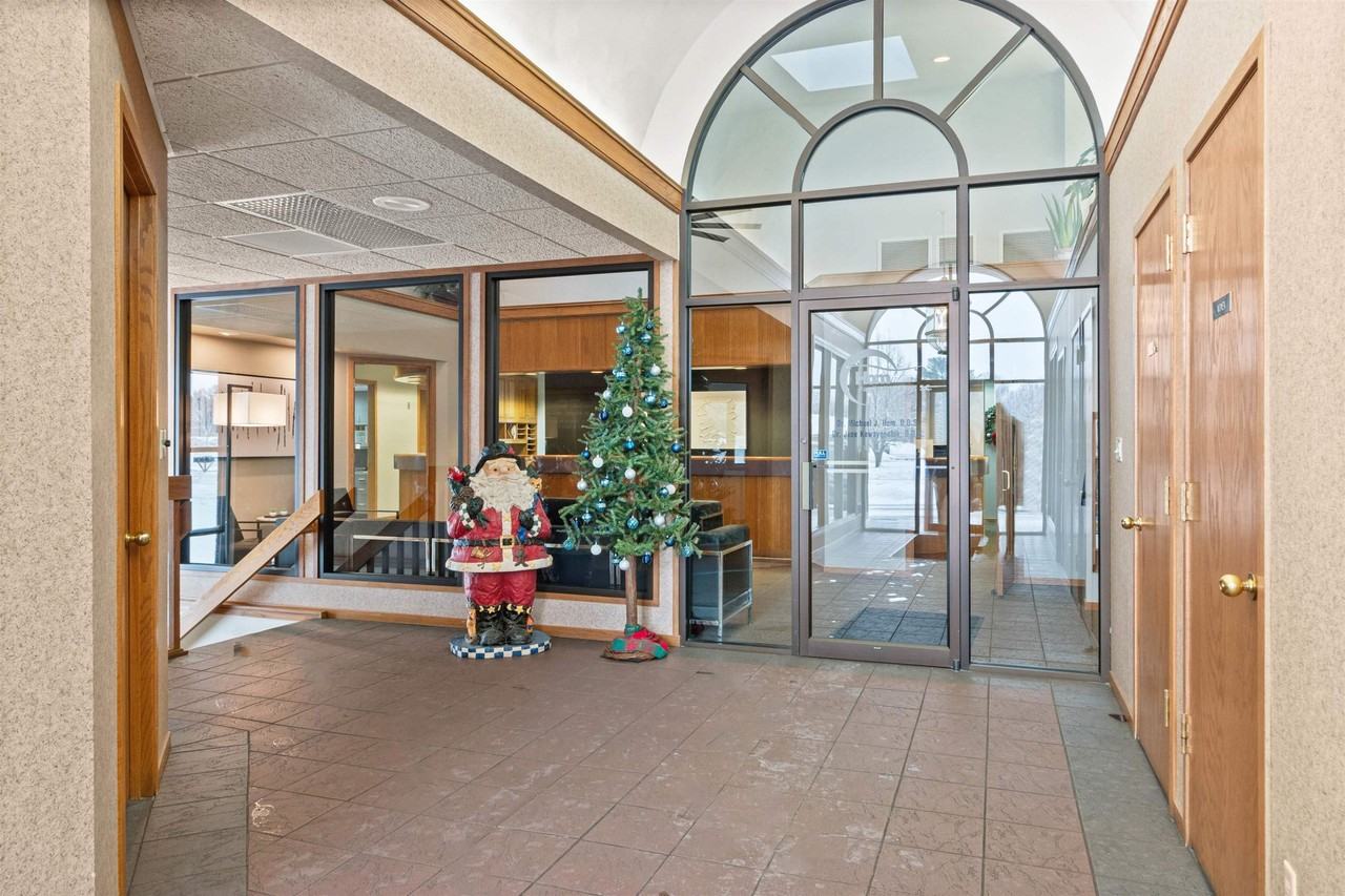 2925 Post Rd #4 - Photo 7 of 16