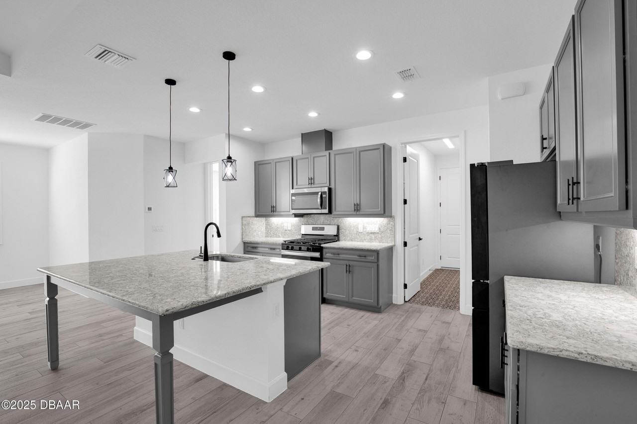 207 Hang Loose Way - Photo 6 of 43