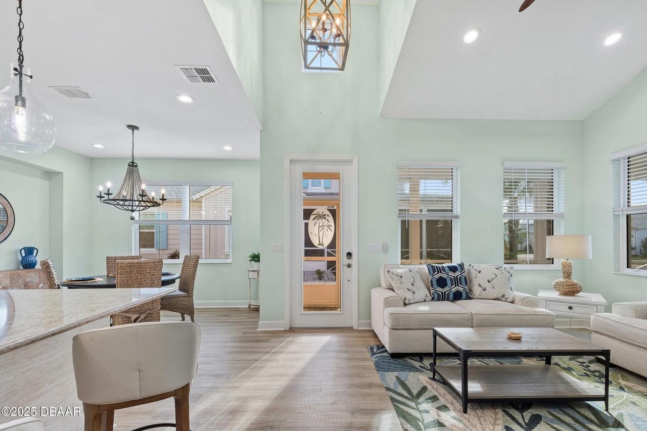 569 Daiquiri Pl - Photo 4 of 46