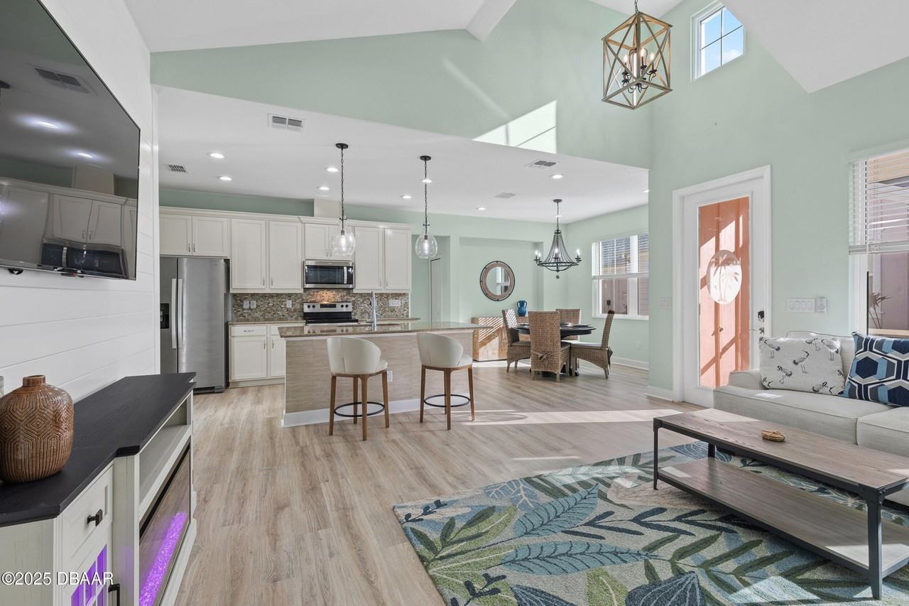 569 Daiquiri Pl - Photo 6 of 46