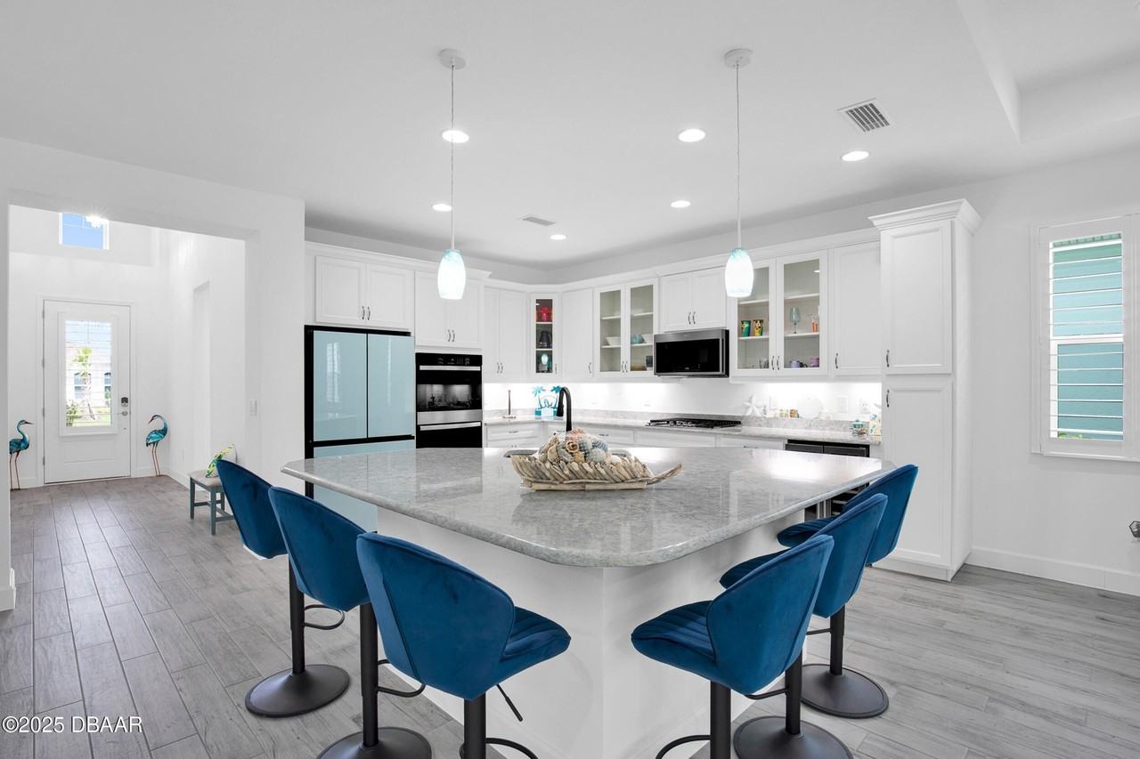 853 Bama Breeze Dr - Photo 7 of 43