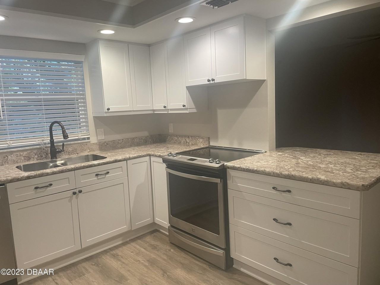 261 Manhattan Way - Photo 3 of 18