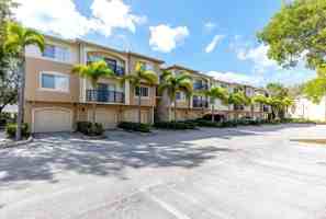 featured image of 1100 Crestwood Ct S