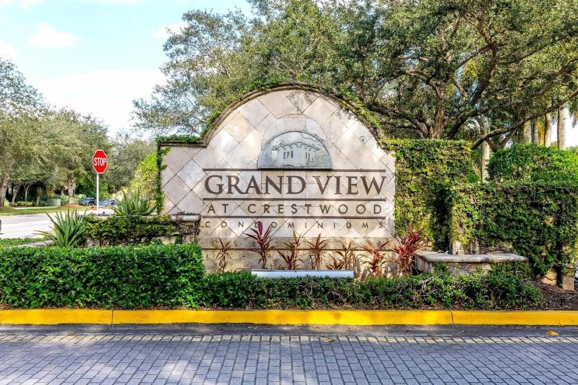 1100 Crestwood Ct S - Photo 5 of 11