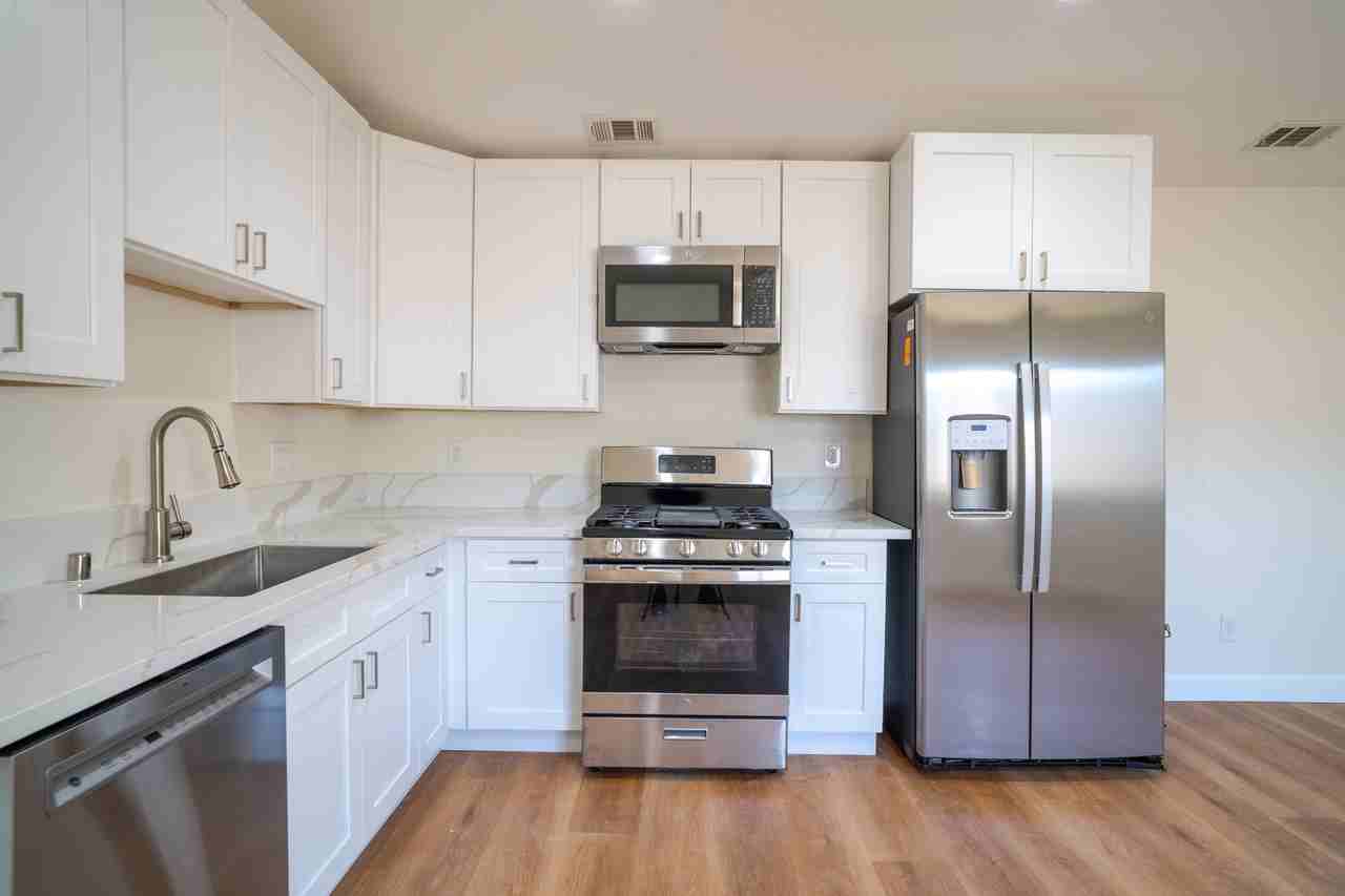 6406 Shane Pl #6406 - Photo 7 of 30