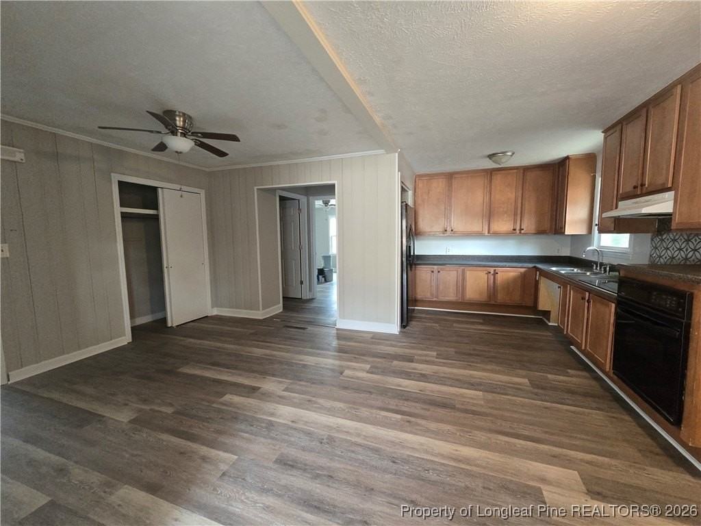 1606 Gilmore St - Photo 5 of 29