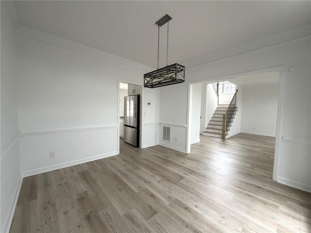 4865 Chesterfield Ct - Photo 5 of 28