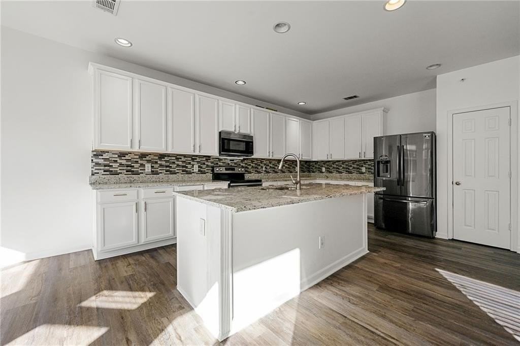 1183 Lanier Springs Dr - Photo 5 of 30