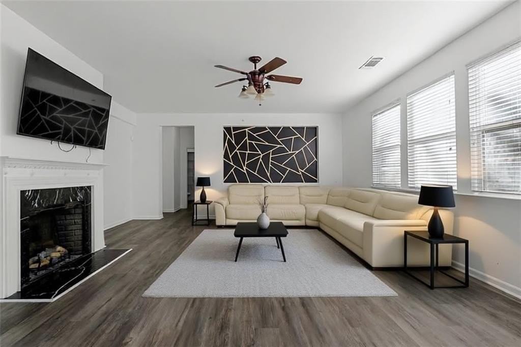 1183 Lanier Springs Dr - Photo 7 of 30