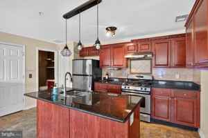 featured image of 1062 Lamberton St