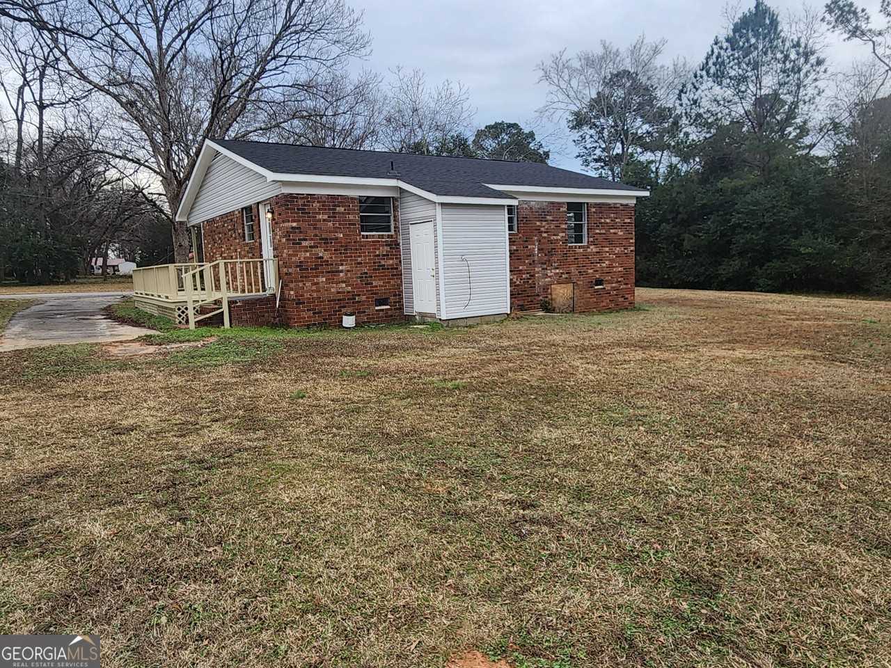 514 Benson St - Photo 2 of 9