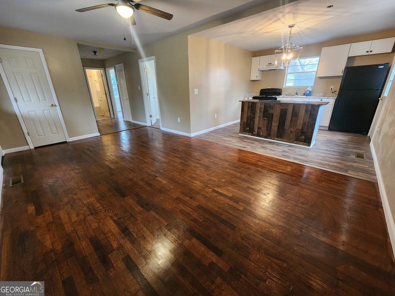 514 Benson St - Photo 3 of 9