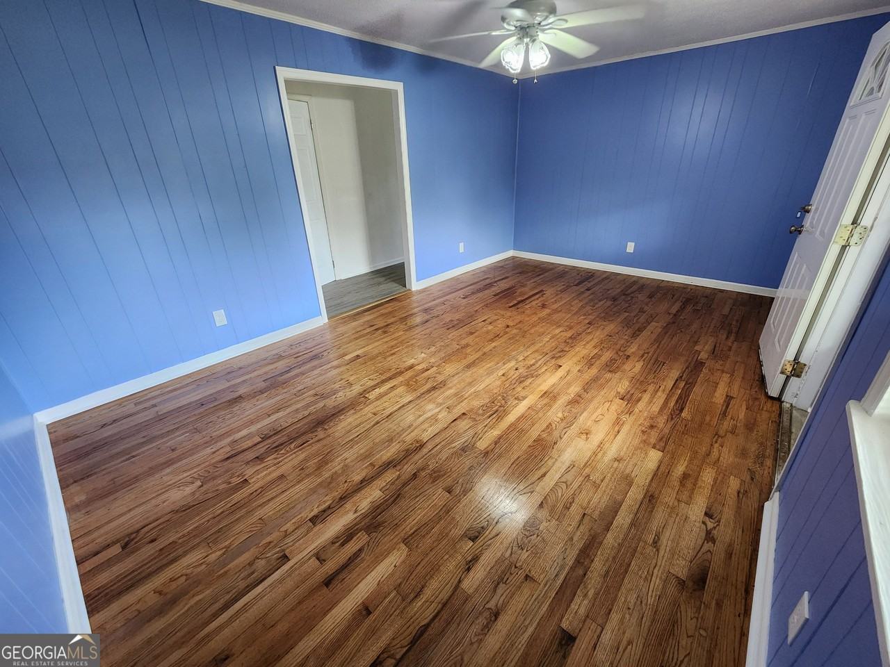 318 Tate St - Photo 3 of 8