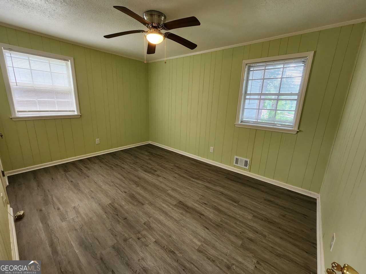 318 Tate St - Photo 6 of 8