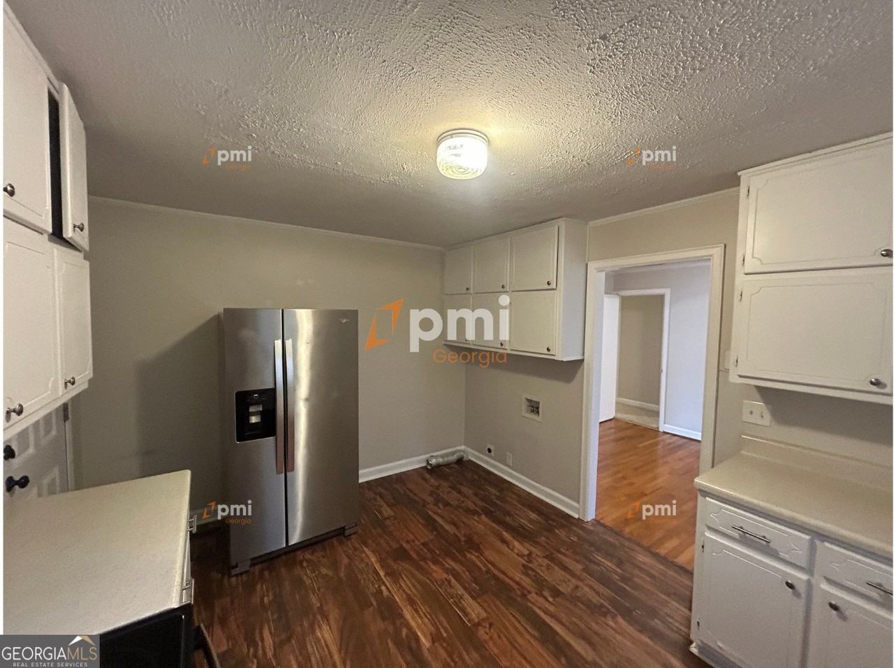 1463 Beatty St - Photo 3 of 9