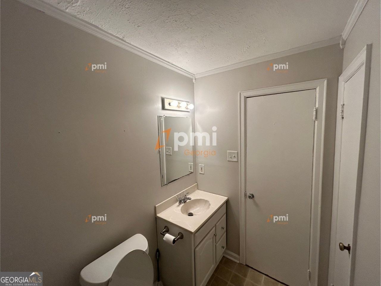 1463 Beatty St - Photo 6 of 9