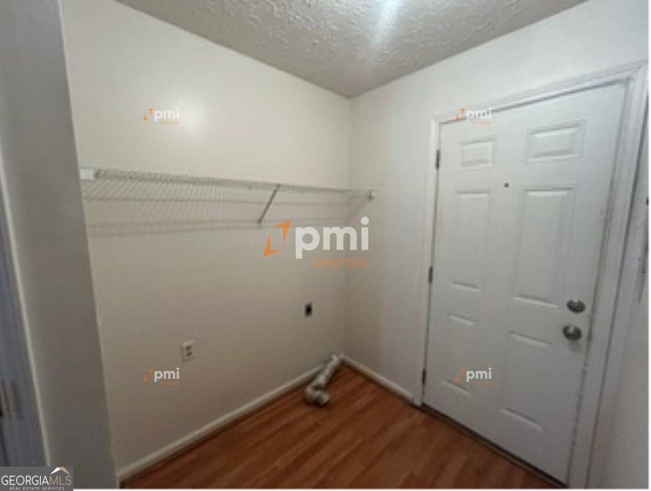 2720 Sapphire St - Photo 7 of 17