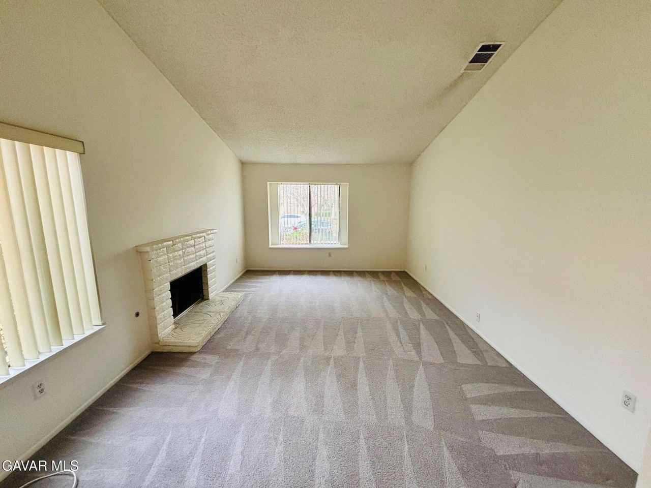 3220 E Avenue S2 - Photo 4 of 18