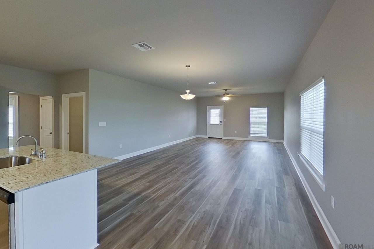 18722 Citation Way - Photo 4 of 20