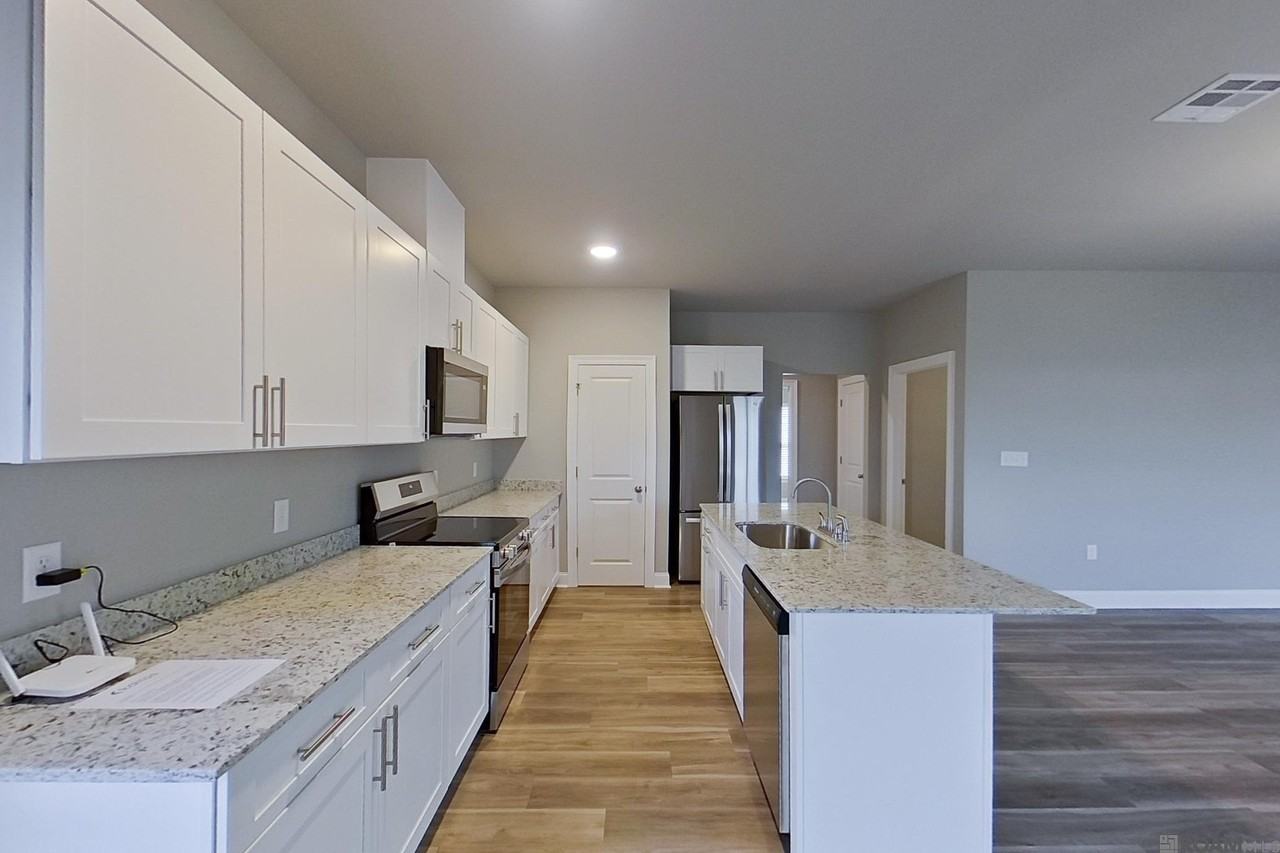 18722 Citation Way - Photo 5 of 20