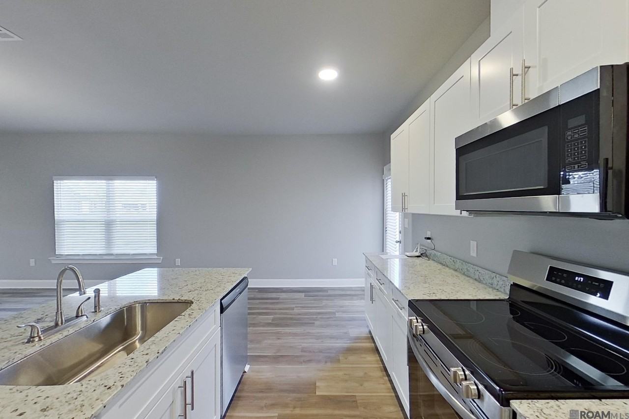 18722 Citation Way - Photo 6 of 20