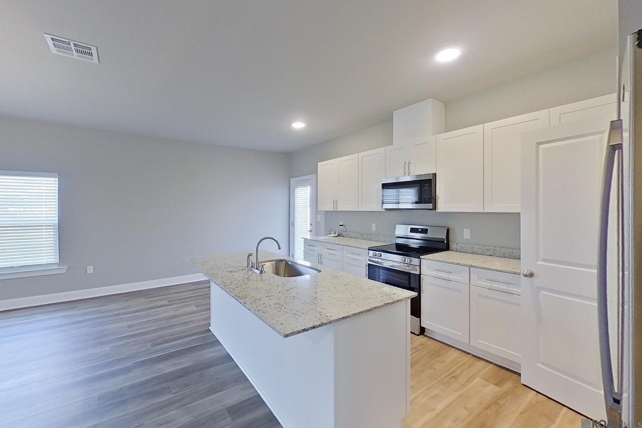 18722 Citation Way - Photo 7 of 20