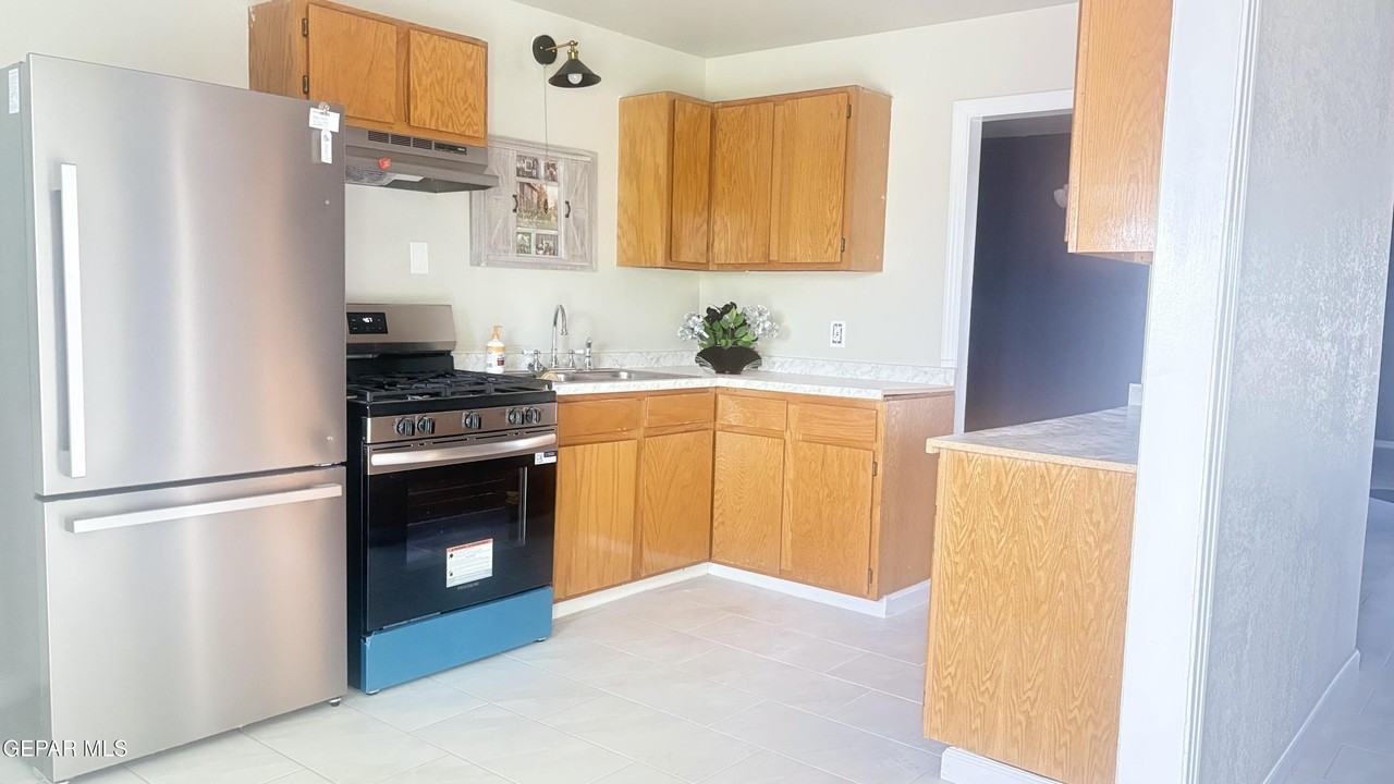 5133 Pikes Peak Dr - Photo 2 of 25