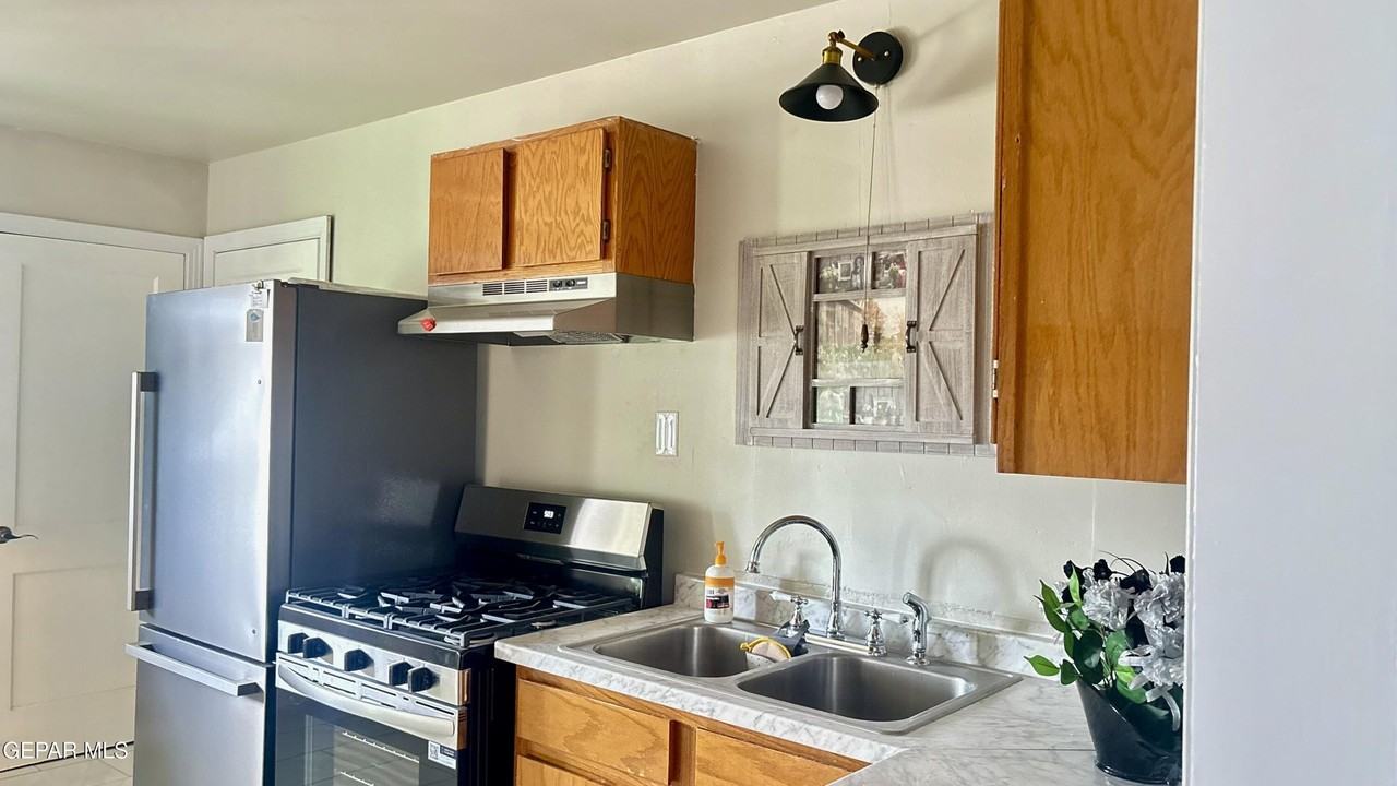 5133 Pikes Peak Dr - Photo 3 of 25