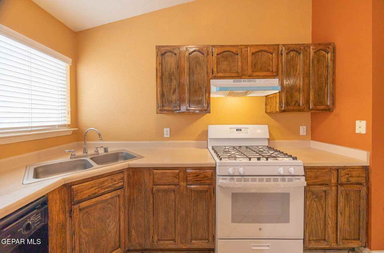 13771 Paseo Central Ave - Photo 6 of 19