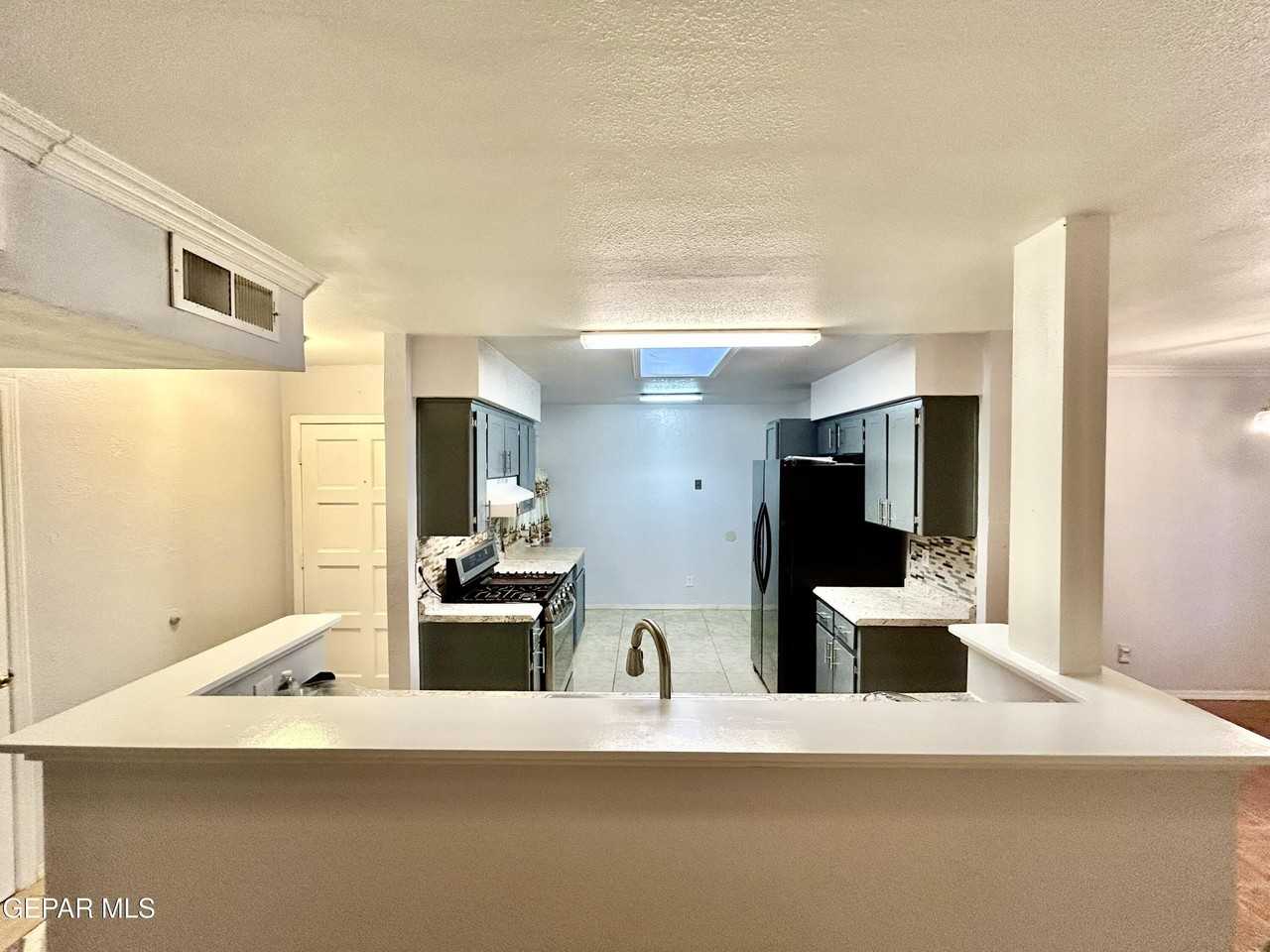 11117 Shiner Ave - Photo 2 of 12