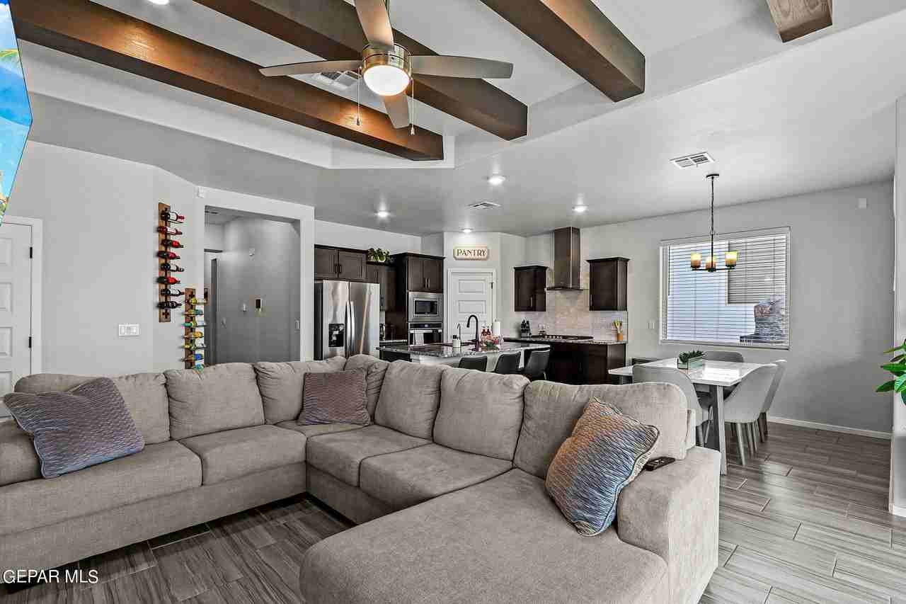 840 Via Glorieta - Photo 4 of 32