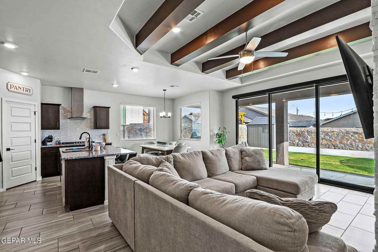 840 Via Glorieta - Photo 5 of 32