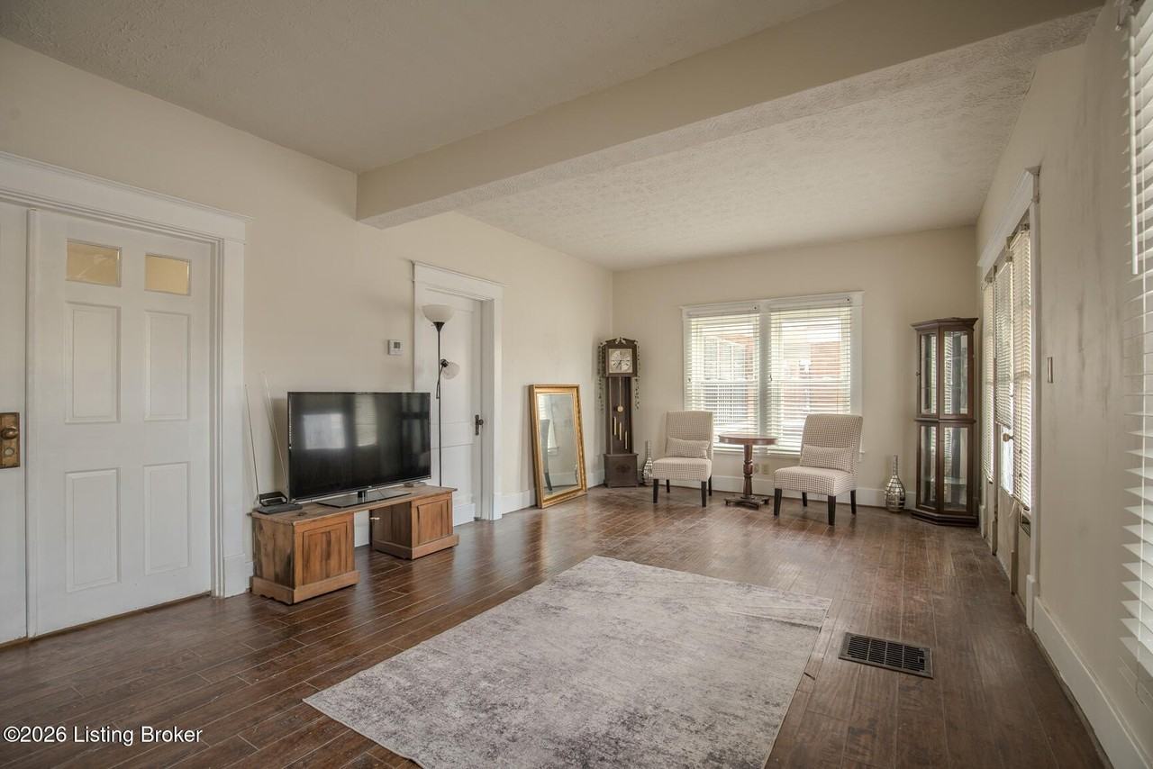 2905 S 4th St - Photo 5 of 22