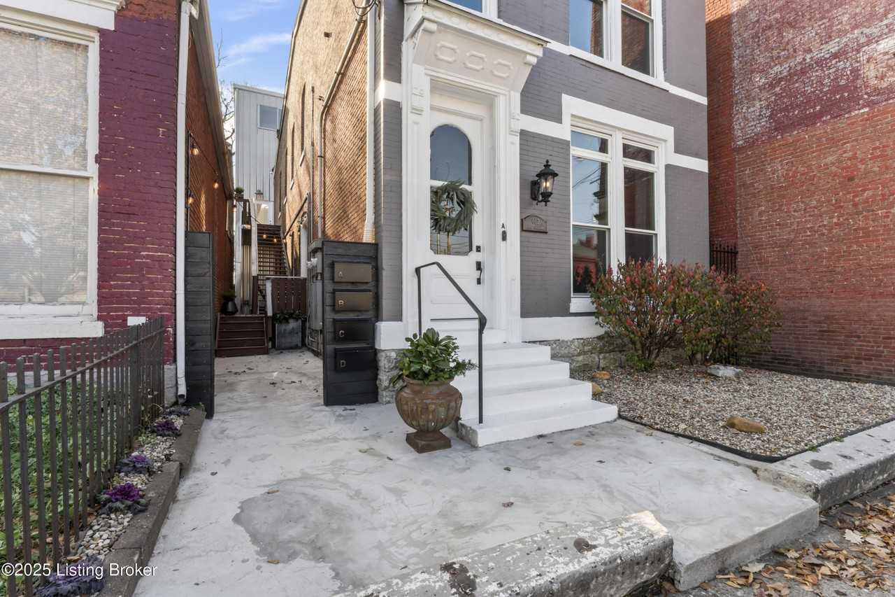 902 E Jefferson St Unit A #A