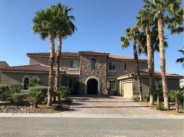 6645 Natalia Ct - Photo 2 of 17