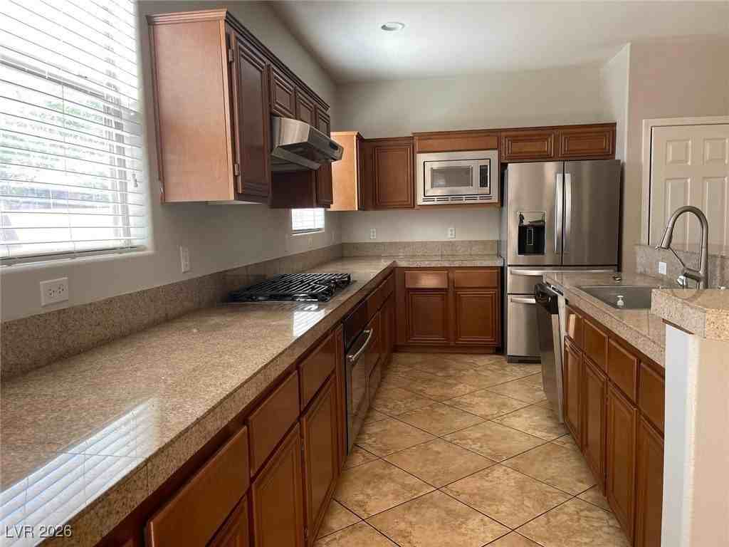 1633 Yellow Tulip Pl - Photo 4 of 13