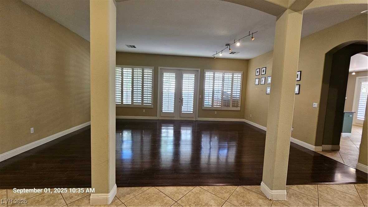 10830 Del Rudini St - Photo 4 of 33