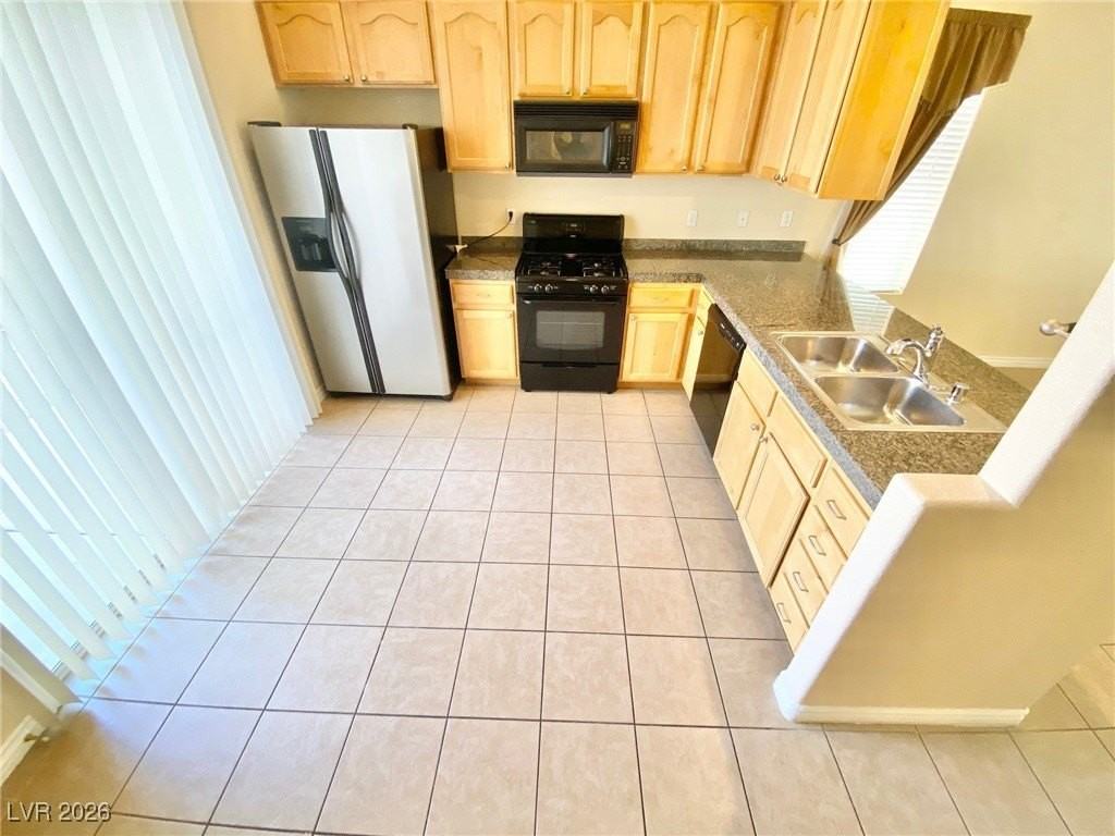 7537 Alexander Hills St - Photo 4 of 26