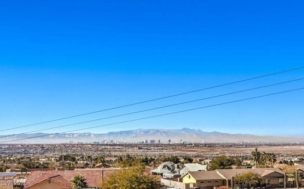 724 N Naples St - Photo 2 of 15